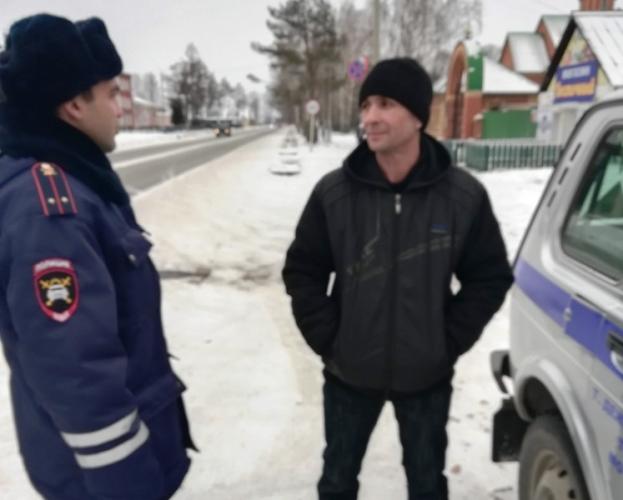 Госавтоинспекторы Саянского района напоминают правила безопасного поведения на дороге в зимний период