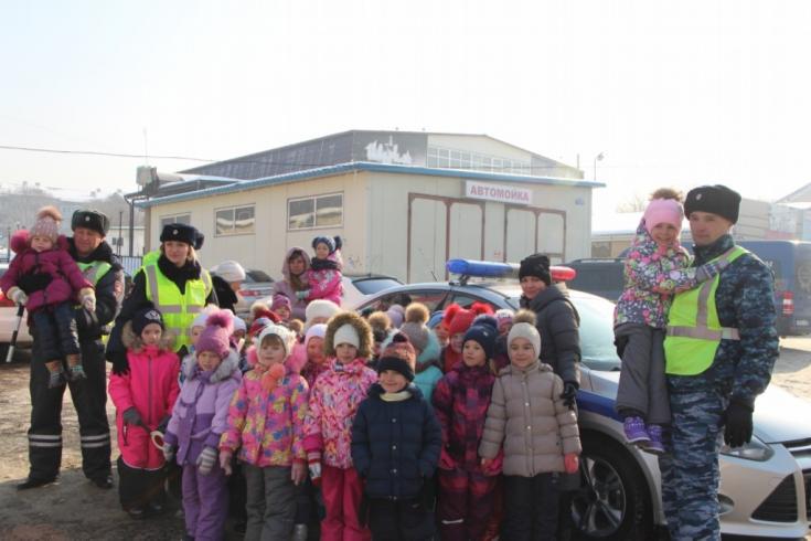 Юные пешеходы написали письма водителям Уссурийска