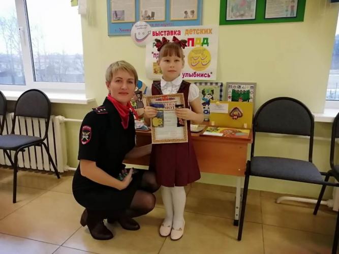В Холмском районе среди школьников прошел конкурс творческих работ «Сохрани жизнь ребенку!»