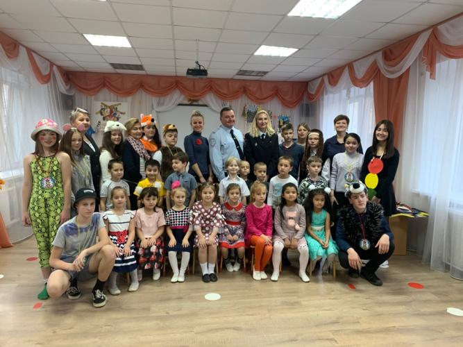 Дошкольники из Обнинска стали зрителями премьеры спектакля по Правилам дорожного движения «Теремок»