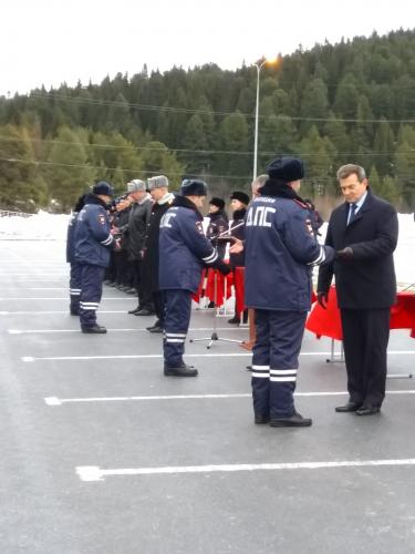 В рамках национального проекта «Безопасные и качественные  автомобильные дороги» Госавтоинспекторам вручили ключи от патрульных автомобилей ДПС ГИБДД