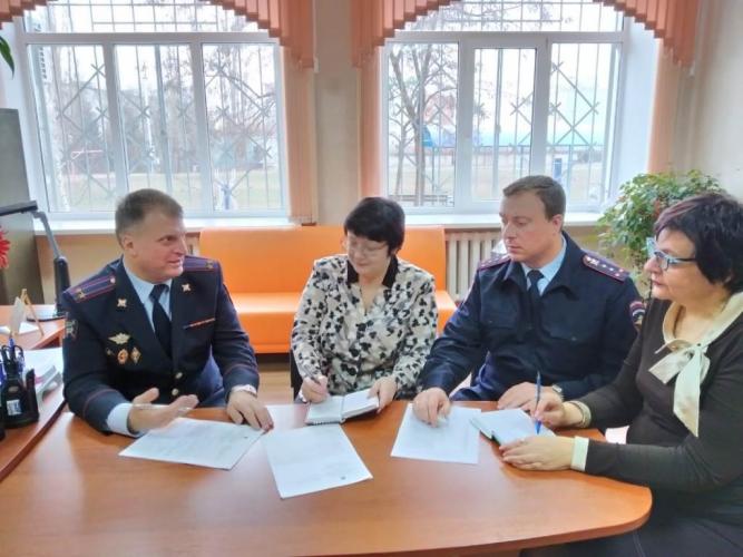 В Липецке на заседании «круглого стола» обсуждалась проблематика формирования отрядов ЮИД