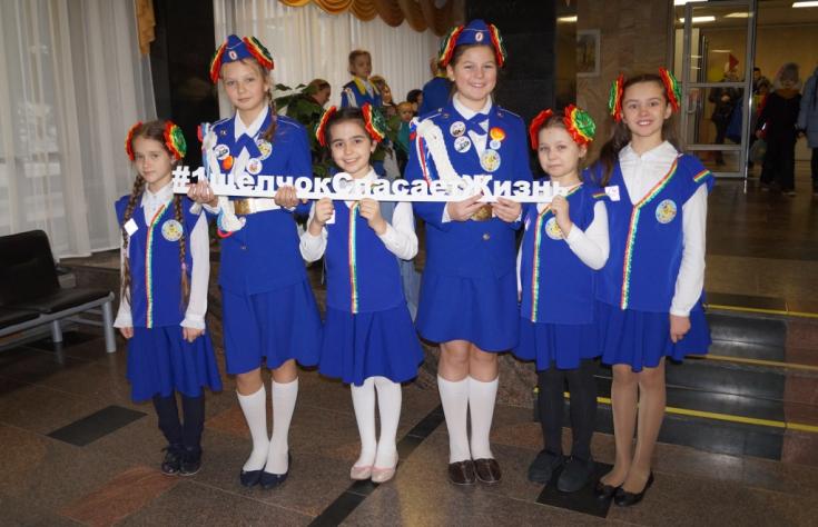 Подмосковным школьникам напомнили о дорожной безопасности, с помощью театрального представления