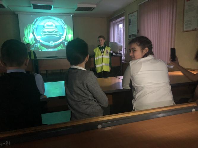 В Отделе ГИБДД Восточного округа прошло занятие по Правилам дорожного движения для школьников
