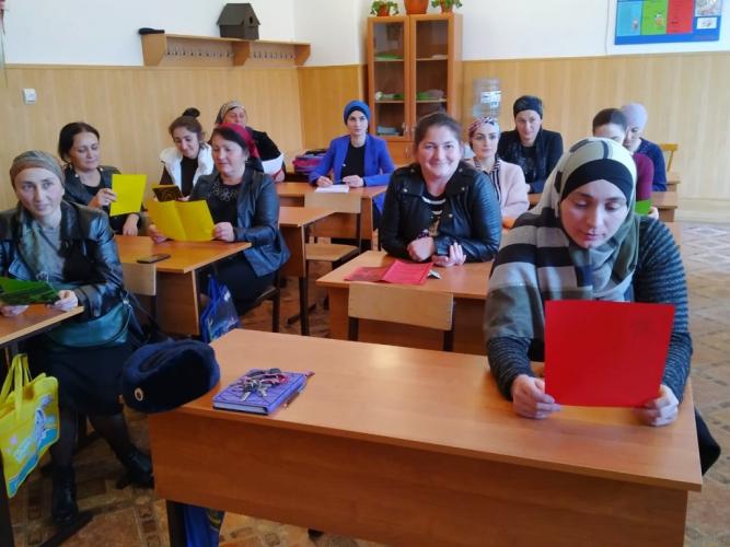 Родительские инструктажи о правилах перевозки детей проходят в образовательных организациях Кабардино-Балкарии