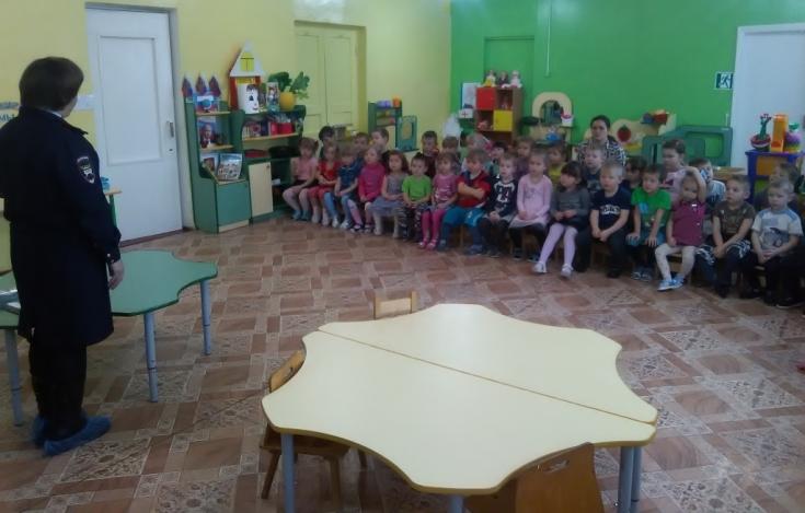 Лукояновские инспекторы ГИБДД посетили дошкольное учреждение