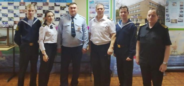 Дорожные полицейские провели лекцию для студентов