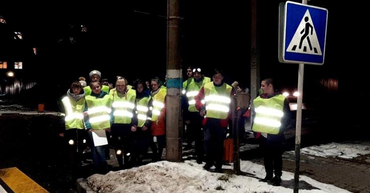 Белгородские школьники призвали пешеходов стать заметнее на дороге