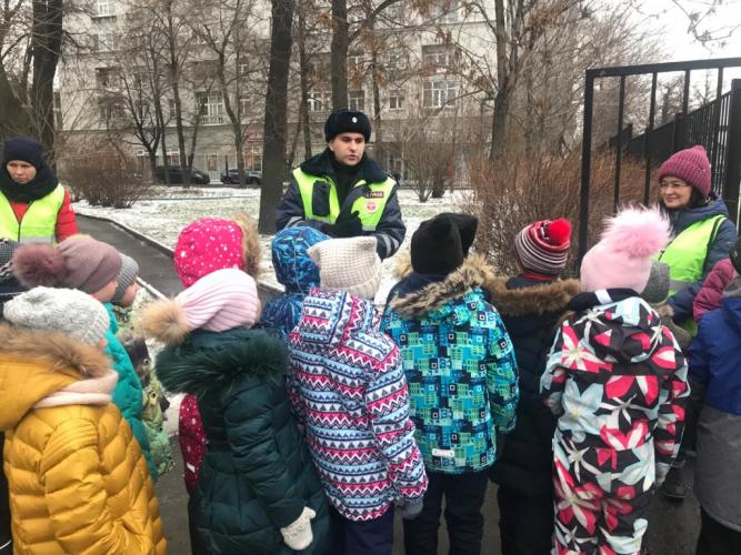 Сотрудники ГИБДД Севера столицы совместно с «Родительским патрулем» проводят рейды
