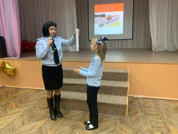 «Пешеходный переход – безопасный переход». Сотрудники ГИБДД провели для рязанских школьников увлекательный урок по правилам дорожной грамотности