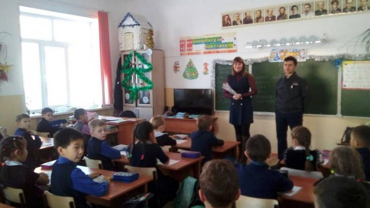 Сотрудники депо провели беседу по ПДД