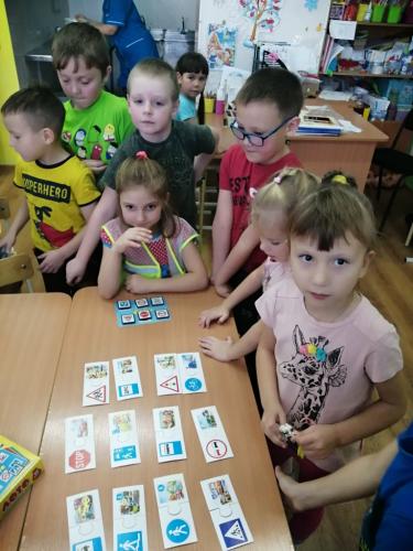 Сотрудники ГИБДД провели для детей дошкольного возраста профилактическую акцию «Азбука ПДД»