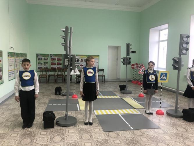 В Новом Торъяле состоялось торжественное открытие мобильной площадки по безопасности дорожного движения