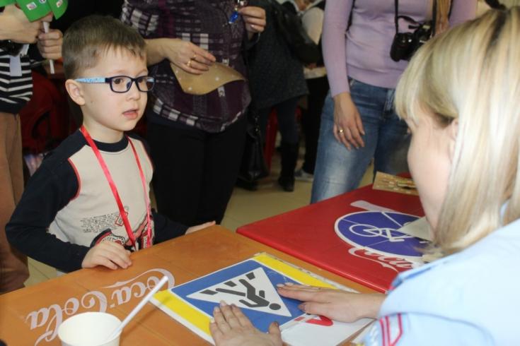Новосибирская Госавтоинспекция приняла участие в социальном проекте «Рождественский Караван»