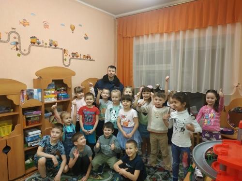 Сотрудники Госавтоинспекции Кольского района провели мероприятие «Юный инспектор ДПС» для дошкольников
