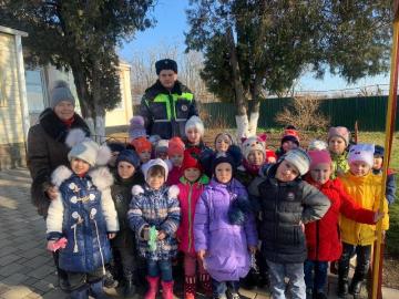 Госавтоинспекция Кубани напомнила детям правила безопасного поведения во время зимних каникул
