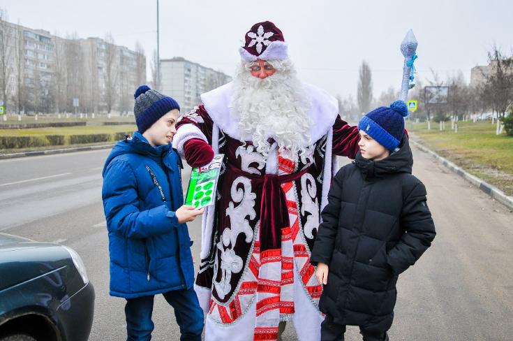 В Белгородской области стартовала акция «Полицейский Дед Мороз»