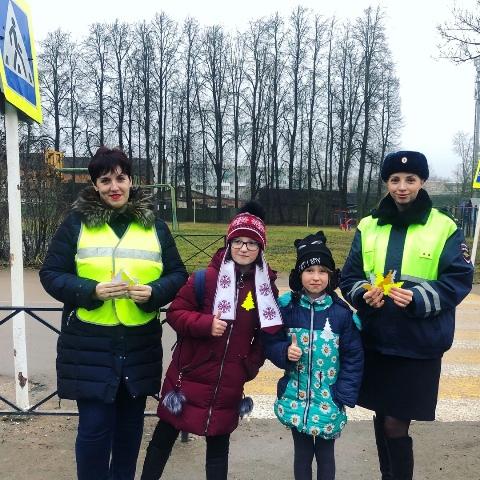Автоинспекторы на территории города Починка провели профилактическую акцию «Ёлочка, гори»