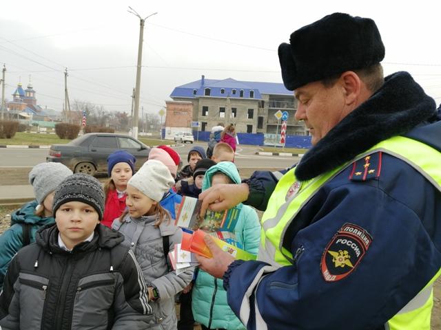 На Кубани представители общественности призвали к соблюдению правил безопасности на дороге
