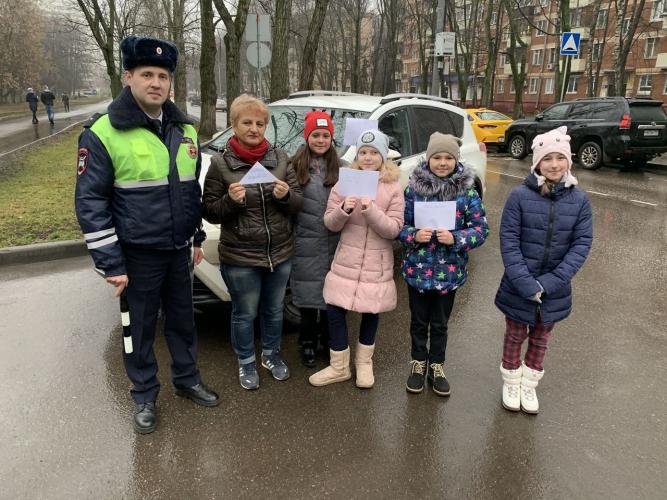 На юго-западе столицы прошла акция «Письмо водителю»