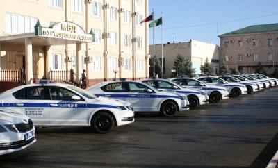 Глава МВД по Адыгее вручил сотрудникам ГИБДД ключи от новых служебных автомобилей