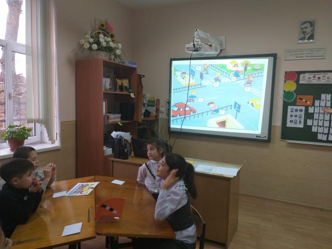 В Красногвардейском районе школьники в интеллектуальной игре «Правила дорожные - правила надежные!» показали свои знания