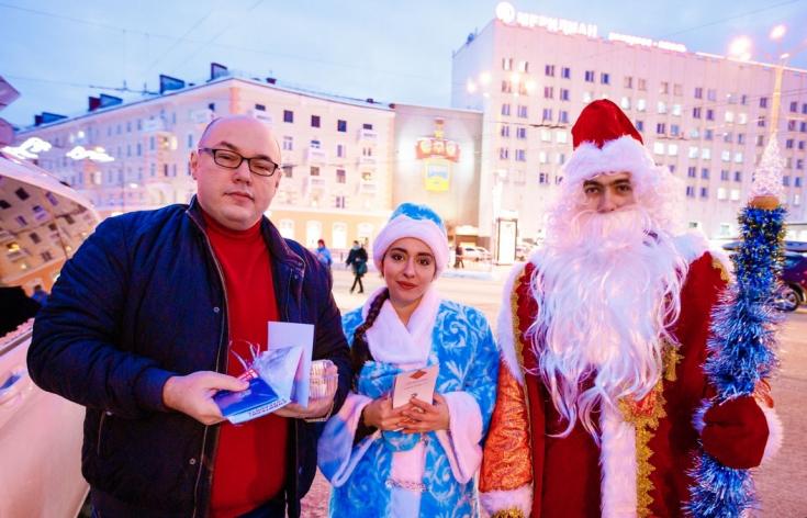 В Мурманске  прошла акция «Полицейский Дед Мороз»