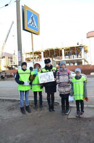 В ВОРОНЕЖСКОЙ ОБЛАСТИ ГОСАВТОИНСПЕКТОРЫ СОВМЕСТНО С ВОСПИТАННИКАМИ ШКОЛЫ – ИНТЕРНАТА ПРОВЕЛИ АКЦИЮ «БЕЗОПАСНЫЙ ПЕРЕХОД ДЛЯ ДВОИХ»