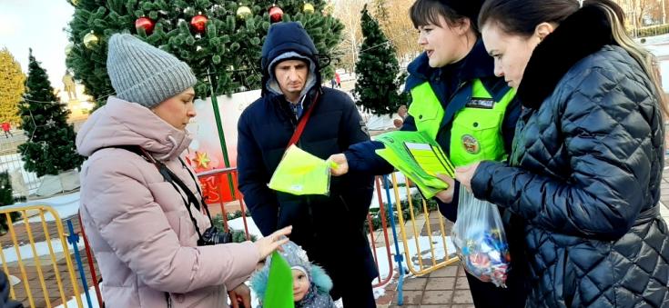 В Белгородской области развёрнуты передвижные пункты разъяснения ПДД