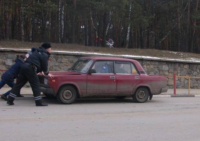 Воронежские госавтоинспекторы предотвратили дорожно-транспортное происшествие с участием автомобиля, на котором отказала тормозная система