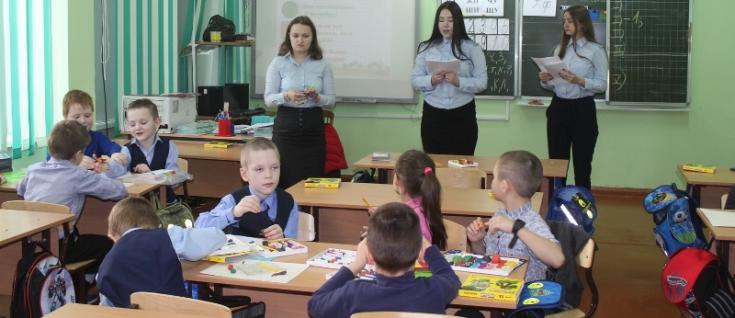 В Лесосибирске учащиеся полицейских классов присоединились к акции #безопасностьдетства