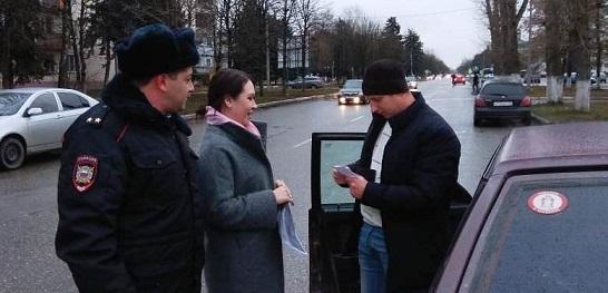 Автоинспекторы Кабардино-Балкарии помогают участникам дорожного движения защититься от дистанционных мошенников