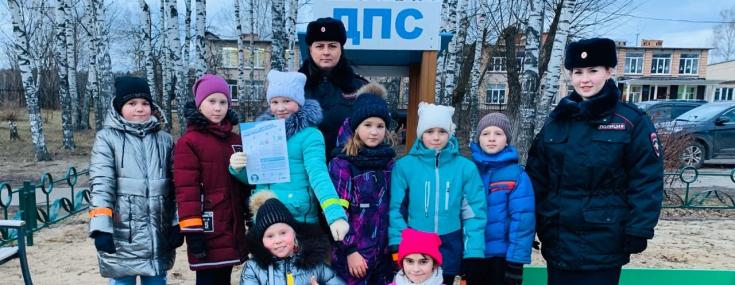 Сотрудники подмосковной Госавтоинспекции провели акцию «Безопасный двор»