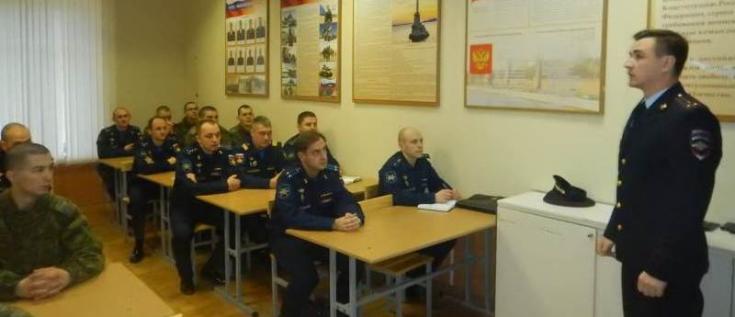 Сотрудники Госавтоинспекции Севастополя проводят планомерную работу с взрослым населением по популяризации ПДД