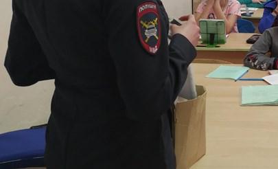 Со школьникам Бурятии повторяют правила поведения на дорогах