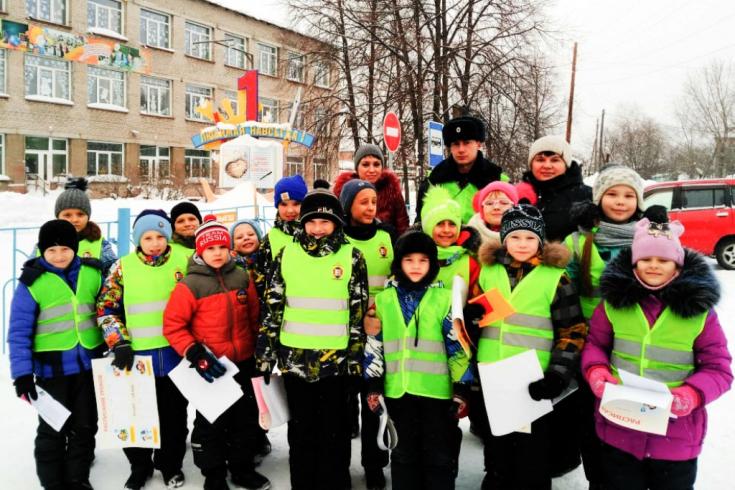 В Новосибирской области автоинспекторы вместе с ЮИДовцами провели акцию «Берегите пешеходов!»