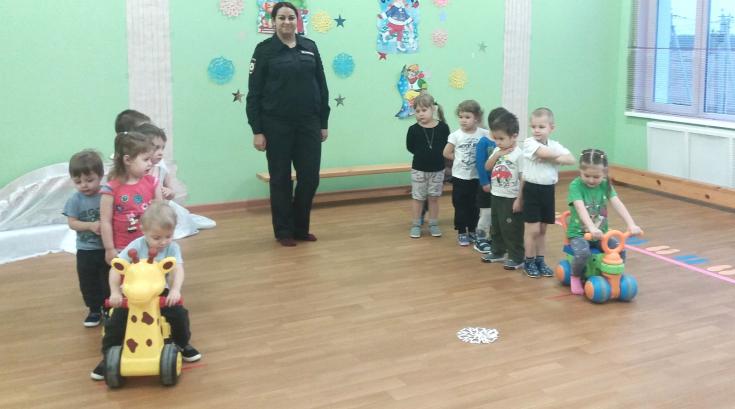 Основы дорожной безопасности в зимний период изучили юные новгородцы в спортивно-познавательной эстафете