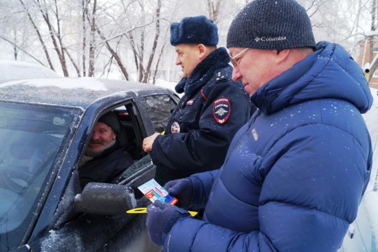 «Родительские патрули» контролируют безопасность тюменских микрорайонов для детей зимой