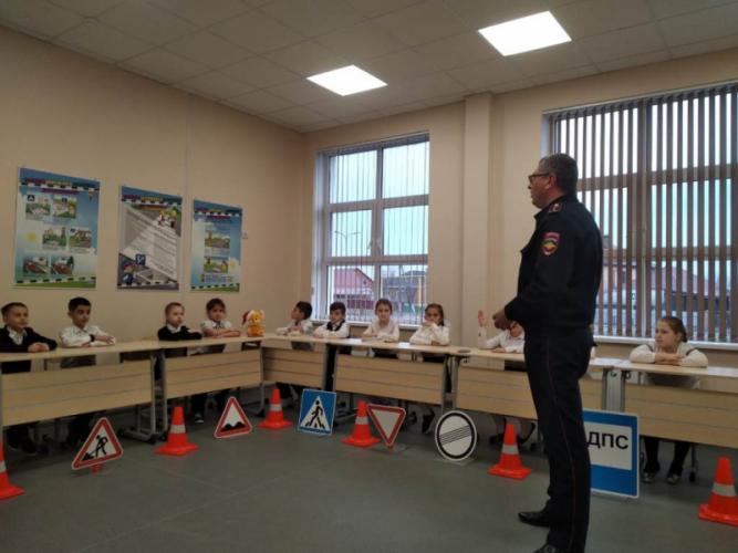 В Тахтамукайском районе состоялся первый урок безопасности в открывшейся недавно школе