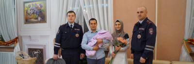 Сотрудники подмосковной Госавтоинспекции помогли роженице оперативно добраться в роддом