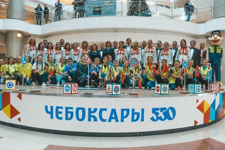 В Чебоксарах полицейские провели в торговом центре масштабную акцию «Стань заметным!»
