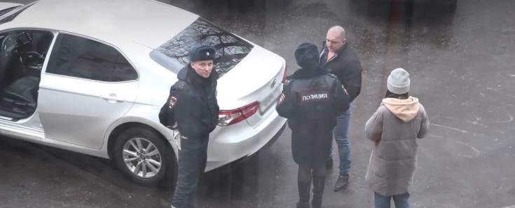 Проведя с журналистами одного их брянских телеканалов эксперимент, госавтоинспекторы напомнили водителям такси о недопустимости нарушений правил перевозки детей