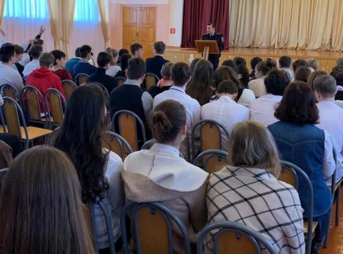 В Адыгее полицейские провели с подростками ликбез по теме культуры поведения на дорогах