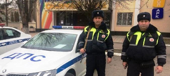 Дальнобойщик из Ставропольского края поблагодарил жителя Кабардино-Балкарии и автоинспекторов Майского района за помощь на дороге