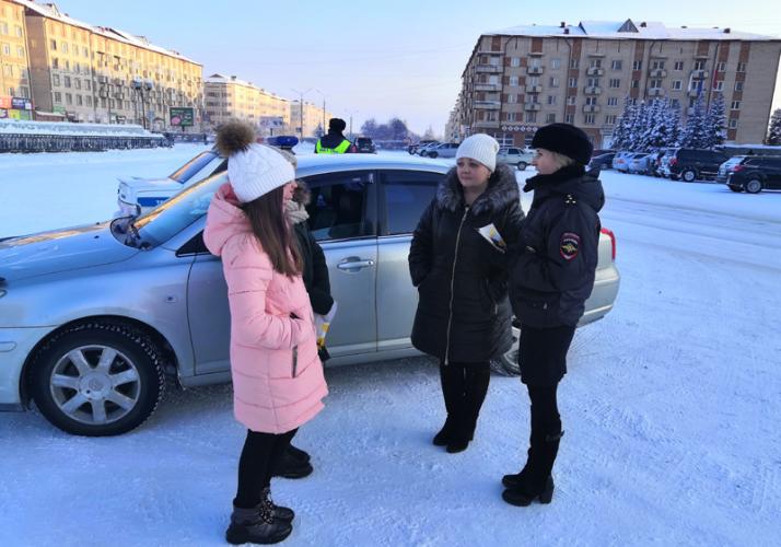 На севере Бурятии автоинспекторы и ЮИДовцы провели профилактическую акцию «Внимание, пешеход»