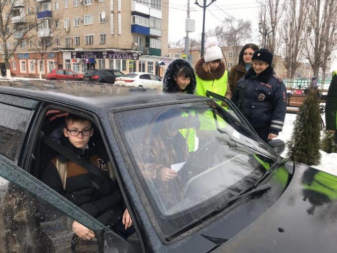 В Марксе сотрудники ГИБДД провели профилактическую акцию