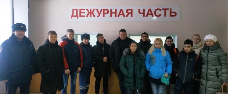 В Хакасии студенты встречаются с полицейскими