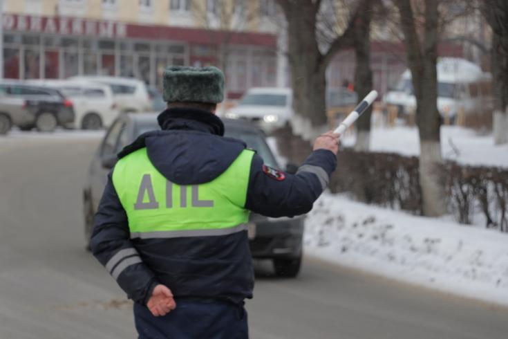 В Калуге инспекторы ГИБДД проверили соблюдение правил перевозок детей