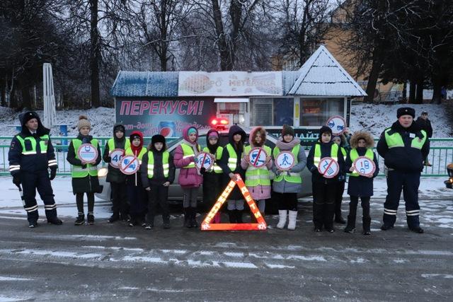 В Смоленской области сотрудники Госавтоинспекции провели акцию «Вежливый водитель!»