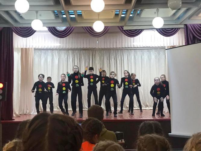 В Орле сотрудники ГИБДД провели детский городской конкурс среди команд ЮИД «Давай дружить, дорога!»